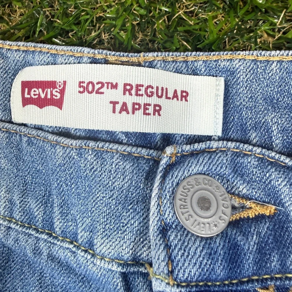 Levis 502 Regular Taper Jeans Light Wash Distressed Denim 29x29 Womens 18 Reg